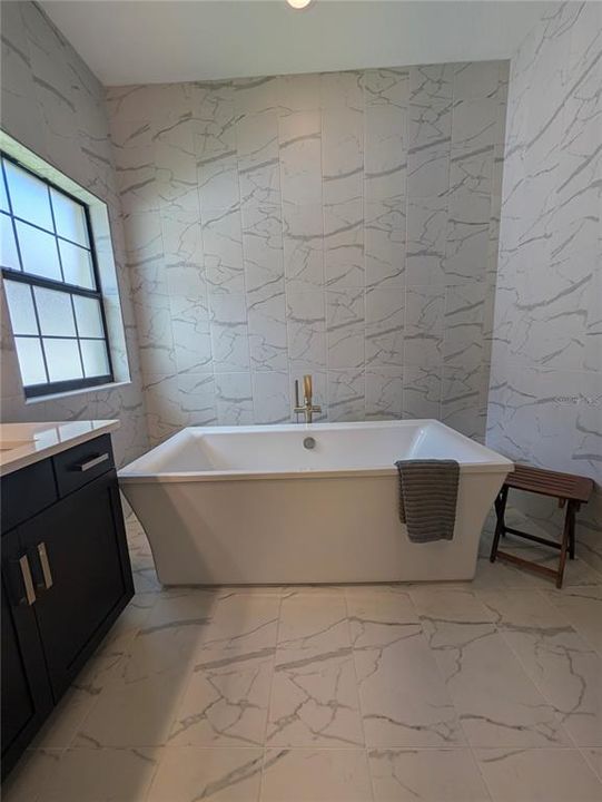En Venta: $1,050,000 (4 camas, 4 baños, 2764 Pies cuadrados)