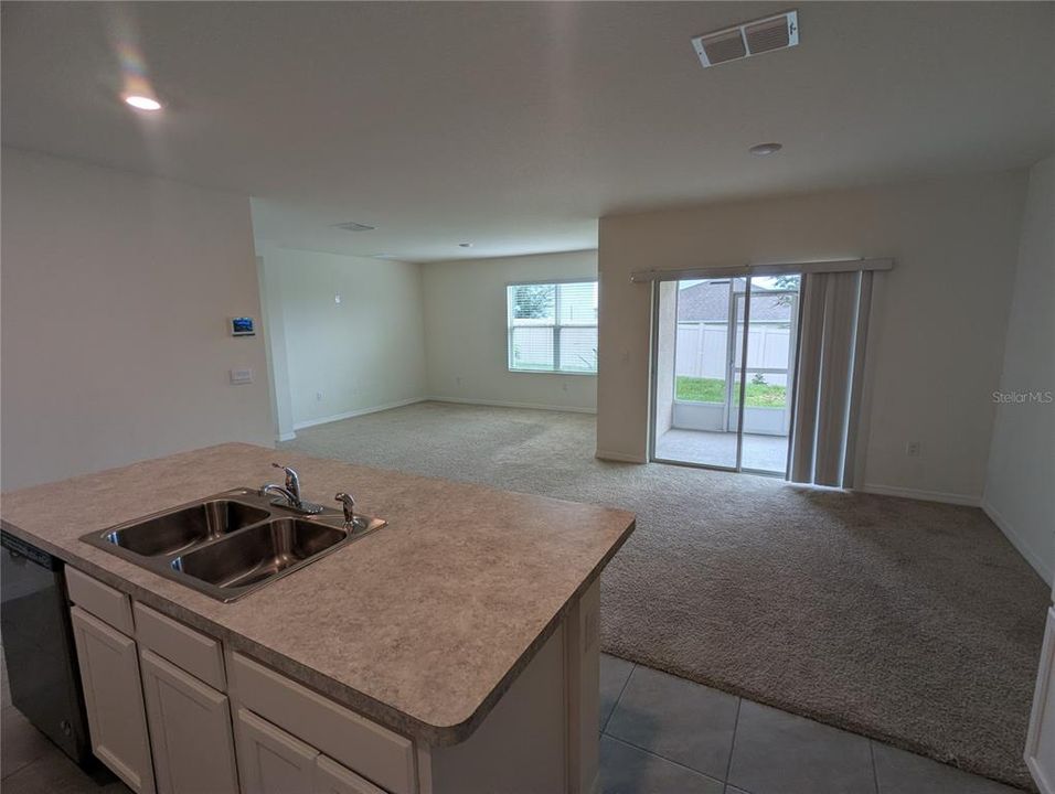 For Rent: $2,400 (4 beds, 2 baths, 1867 Square Feet)