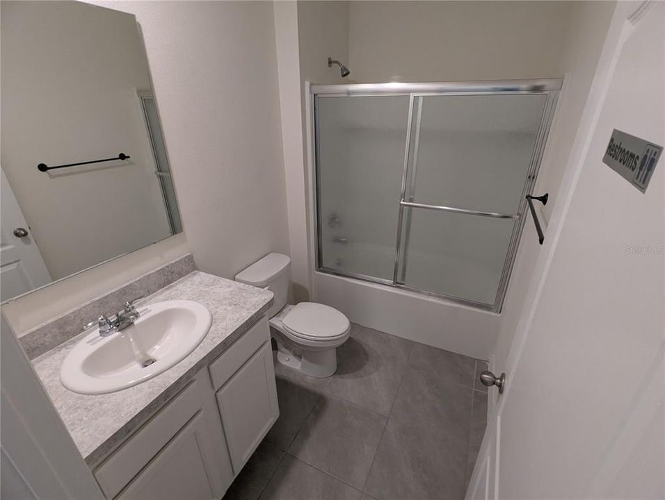 For Rent: $2,400 (4 beds, 2 baths, 1867 Square Feet)