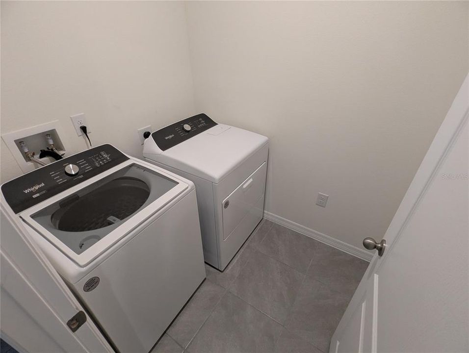 For Rent: $2,400 (4 beds, 2 baths, 1867 Square Feet)