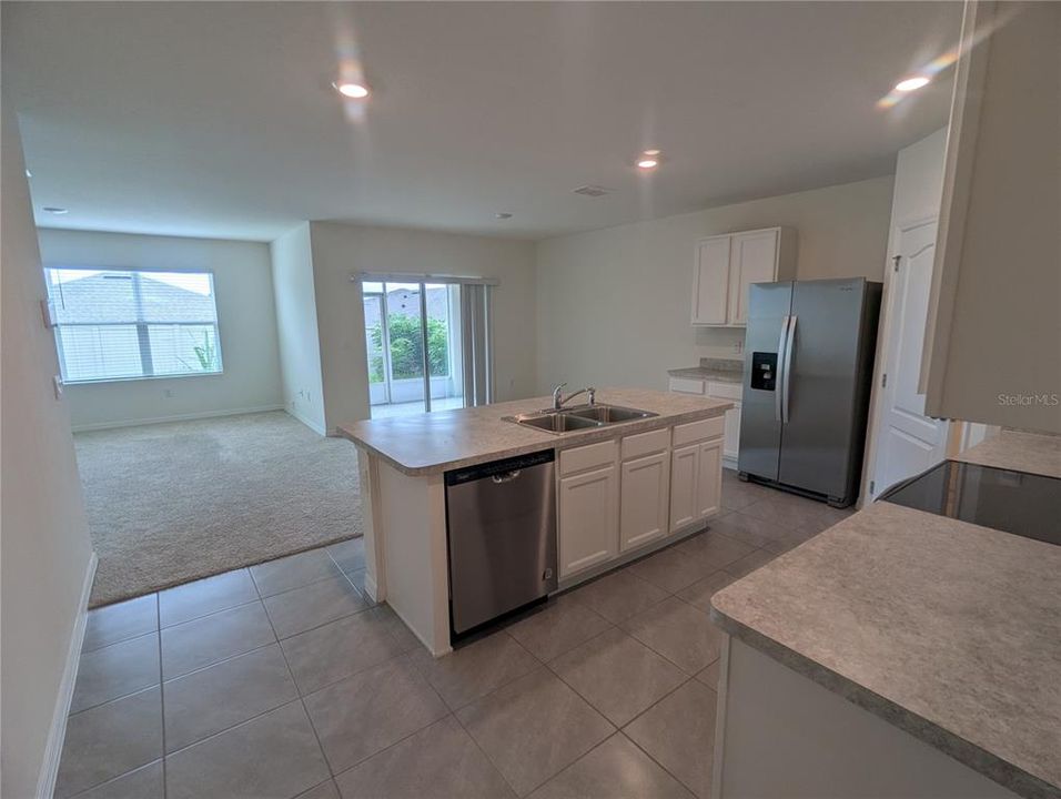 For Rent: $2,400 (4 beds, 2 baths, 1867 Square Feet)
