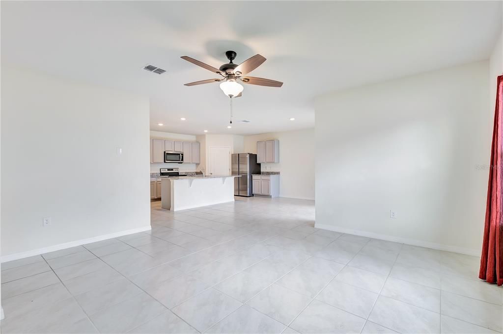 En Venta: $399,900 (4 camas, 2 baños, 1830 Pies cuadrados)