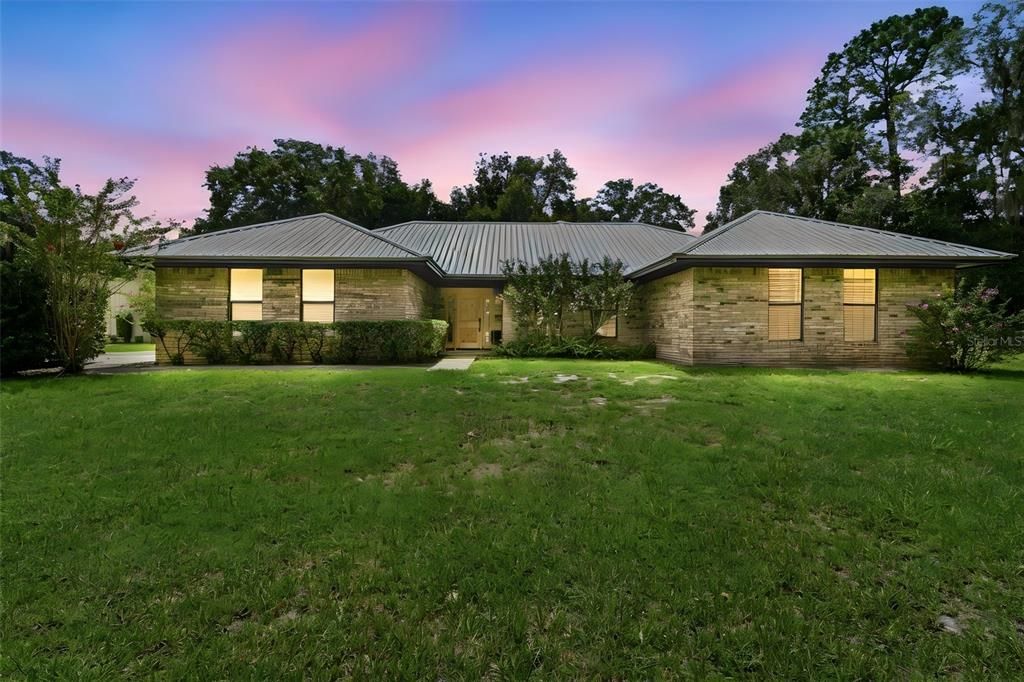 En Venta: $799,500 (3 camas, 2 baños, 2233 Pies cuadrados)