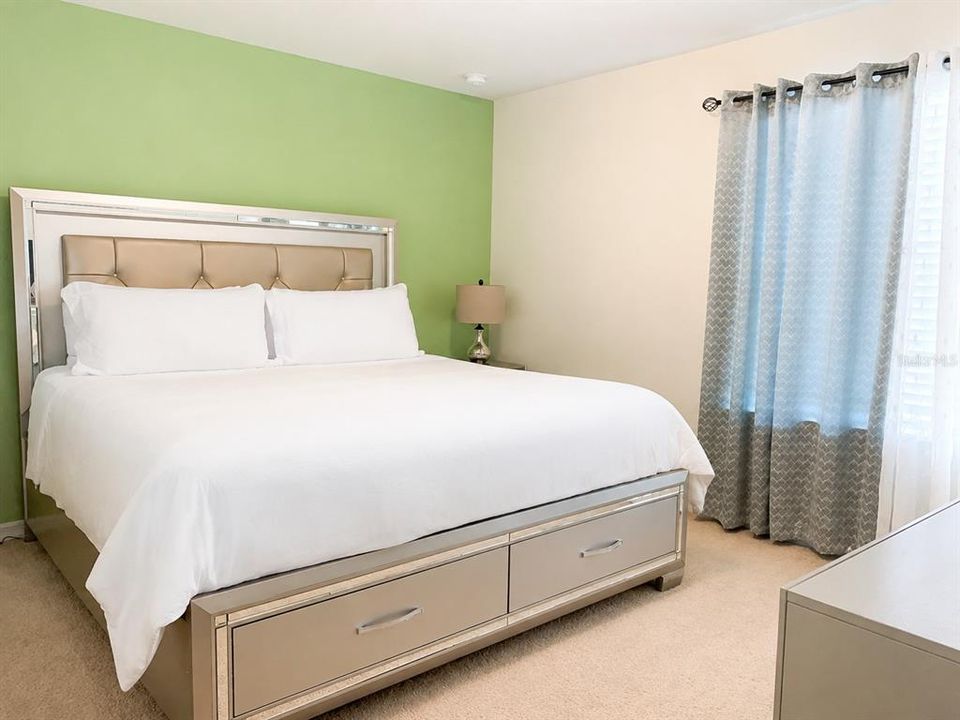 В аренду: $4,995 (8 спален, 6 ванн, 4041 Квадратных фут)