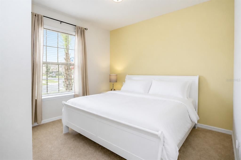 В аренду: $4,995 (8 спален, 6 ванн, 4041 Квадратных фут)