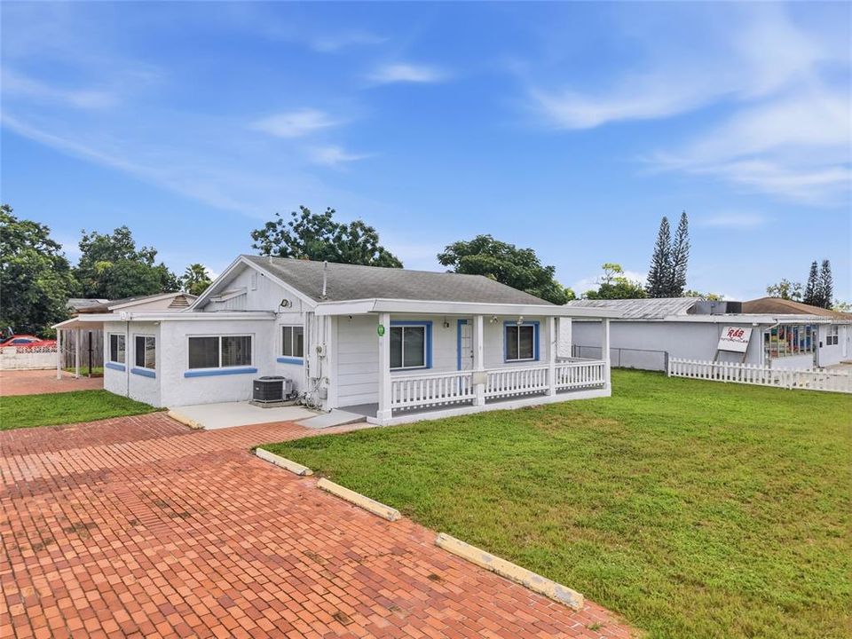 For Sale: $319,000 (0 beds, 0 baths, 1944 Square Feet)