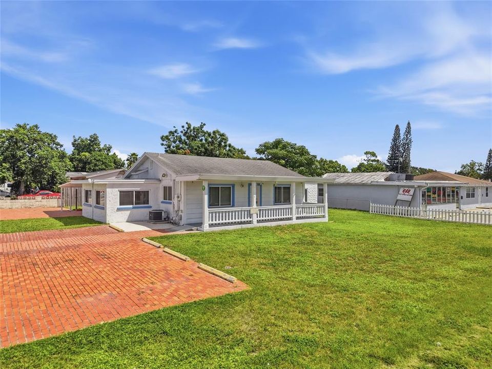 For Sale: $319,000 (0 beds, 0 baths, 1944 Square Feet)