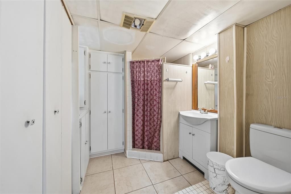For Sale: $319,000 (0 beds, 0 baths, 1944 Square Feet)