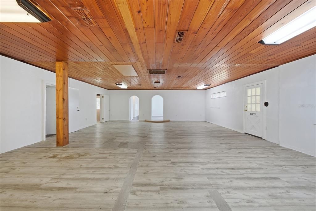 For Sale: $319,000 (0 beds, 0 baths, 1944 Square Feet)