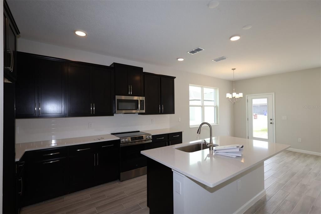 For Sale: $359,990 (3 beds, 2 baths, 1833 Square Feet)
