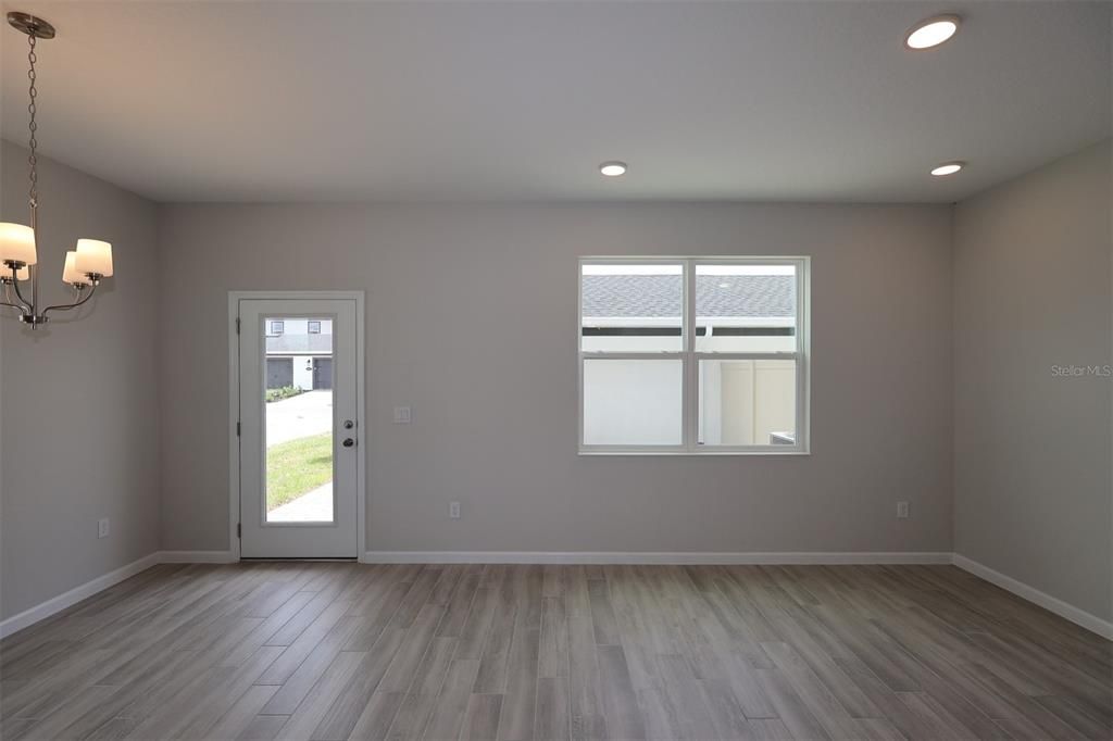 For Sale: $359,990 (3 beds, 2 baths, 1833 Square Feet)