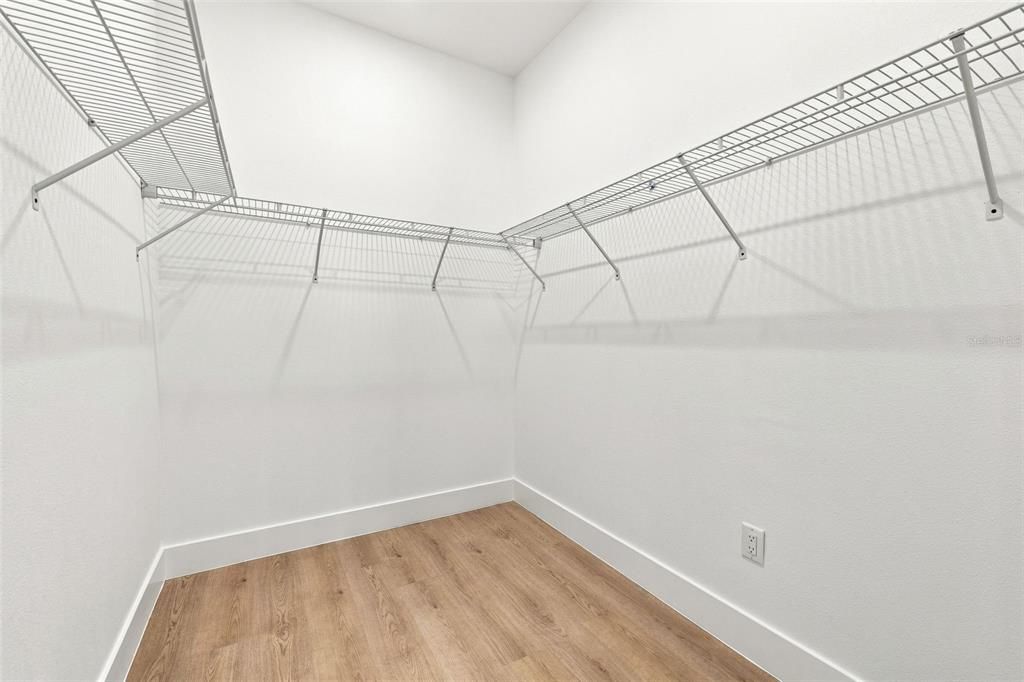 For Sale: $450,000 (3 beds, 2 baths, 1642 Square Feet)