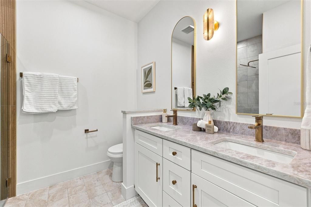 For Sale: $450,000 (3 beds, 2 baths, 1642 Square Feet)