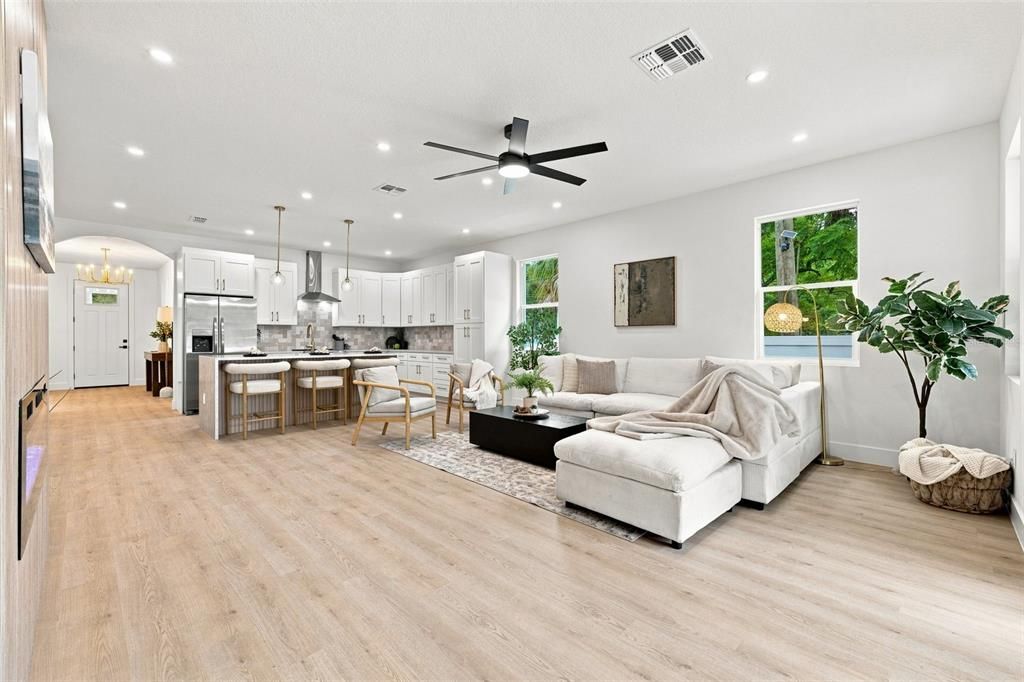 For Sale: $450,000 (3 beds, 2 baths, 1642 Square Feet)