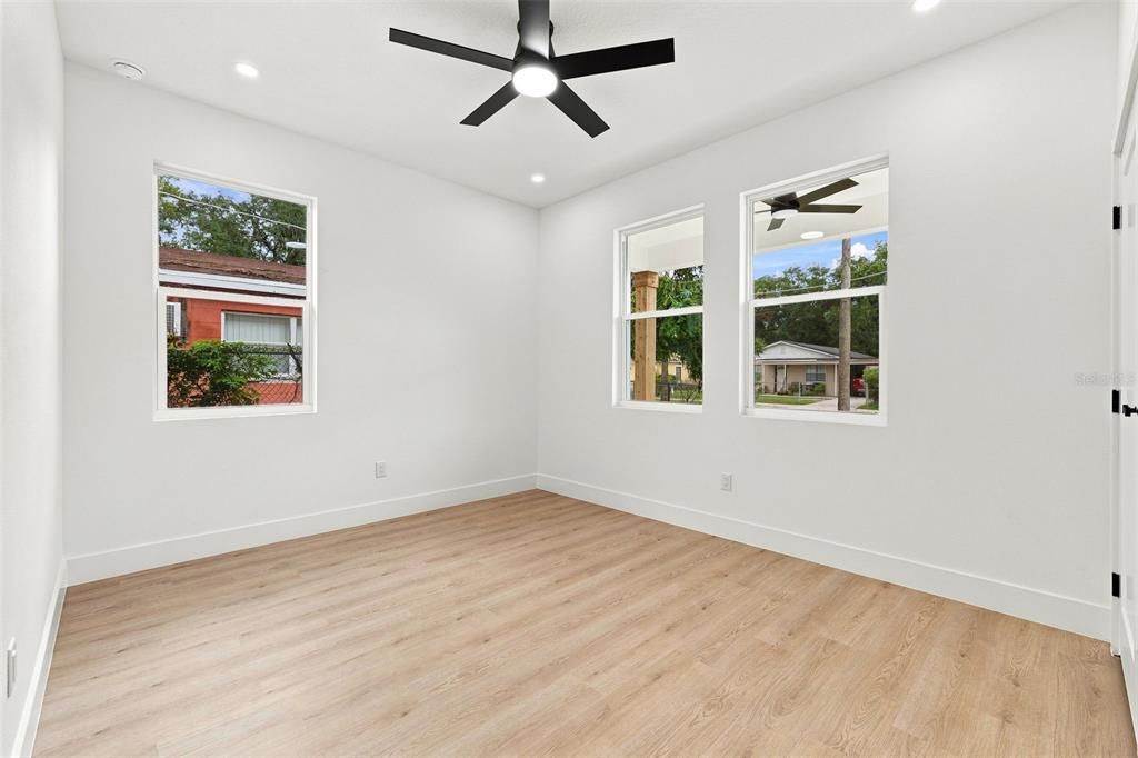 For Sale: $450,000 (3 beds, 2 baths, 1642 Square Feet)