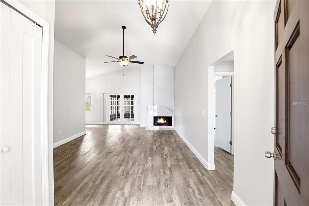 For Rent: $2,450 (3 beds, 2 baths, 1554 Square Feet)