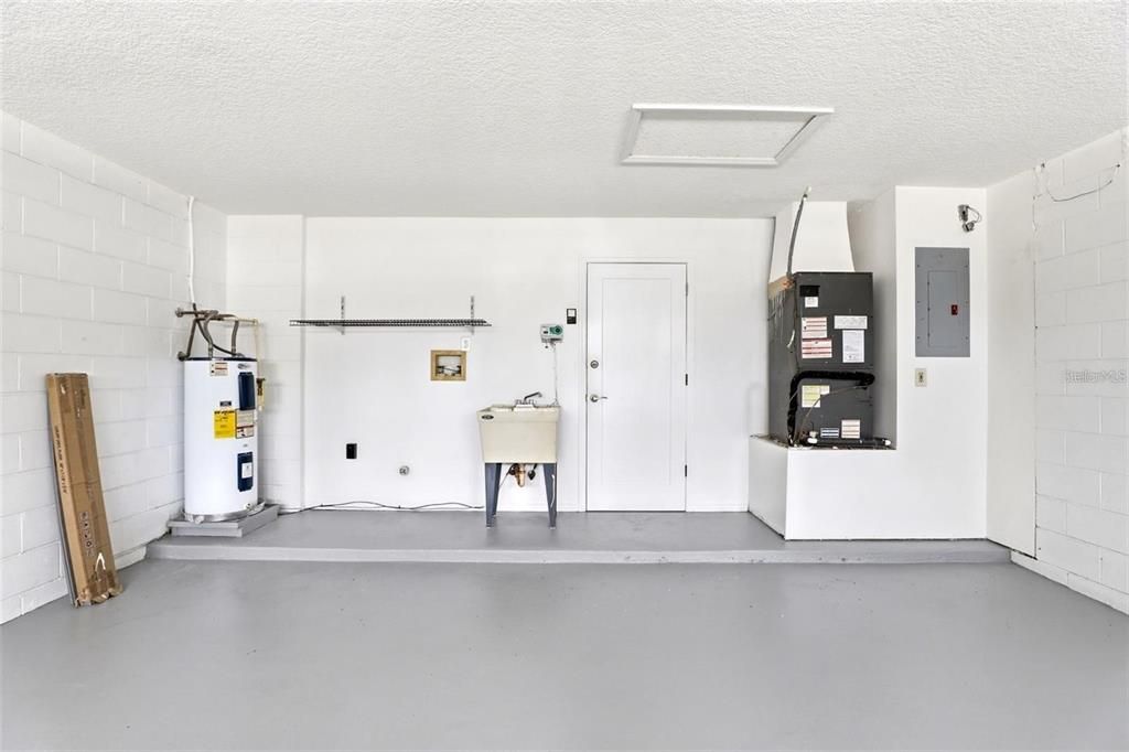 For Rent: $2,450 (3 beds, 2 baths, 1554 Square Feet)