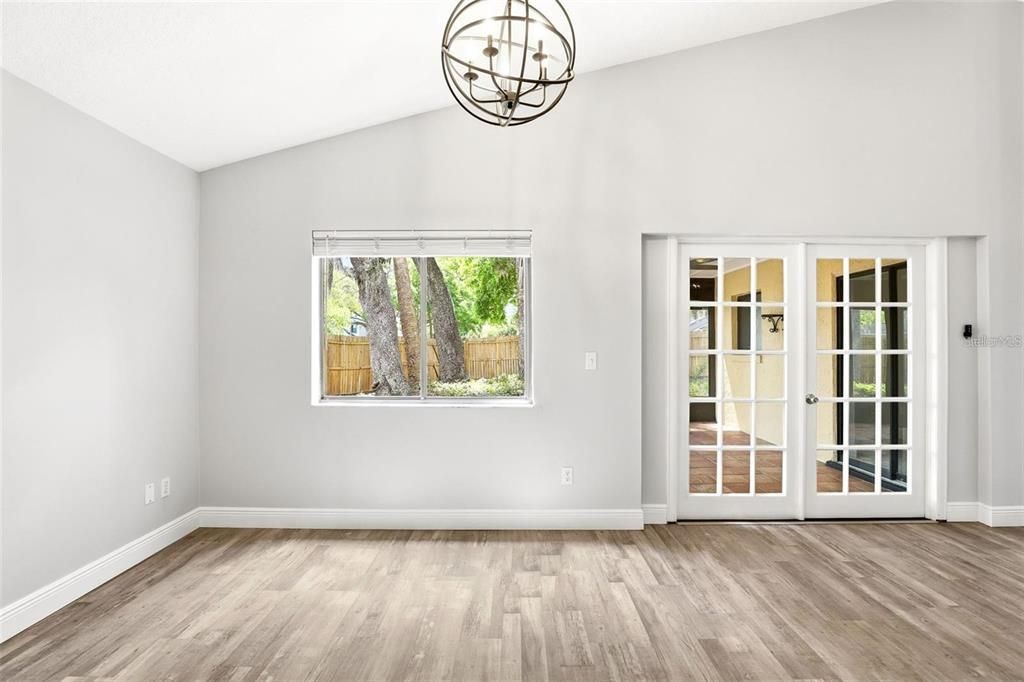 For Rent: $2,450 (3 beds, 2 baths, 1554 Square Feet)