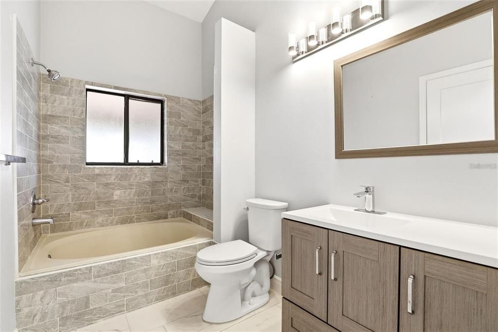 For Rent: $2,450 (3 beds, 2 baths, 1554 Square Feet)