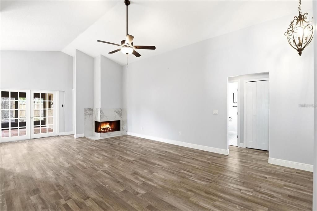 For Rent: $2,450 (3 beds, 2 baths, 1554 Square Feet)