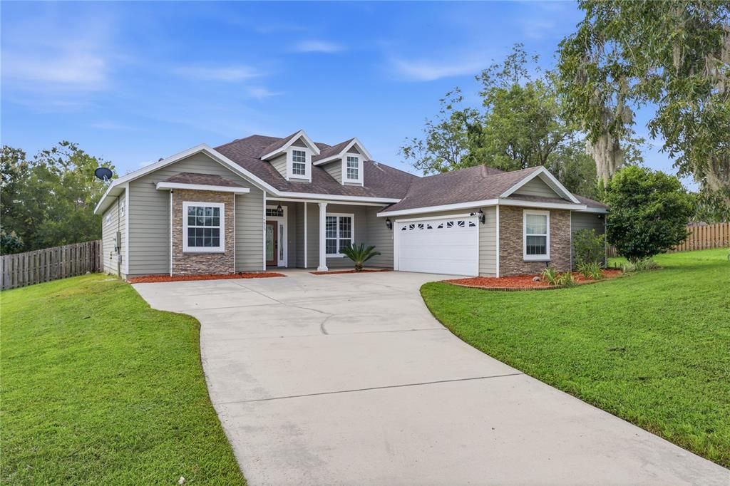 For Sale: $435,000 (4 beds, 3 baths, 2135 Square Feet)