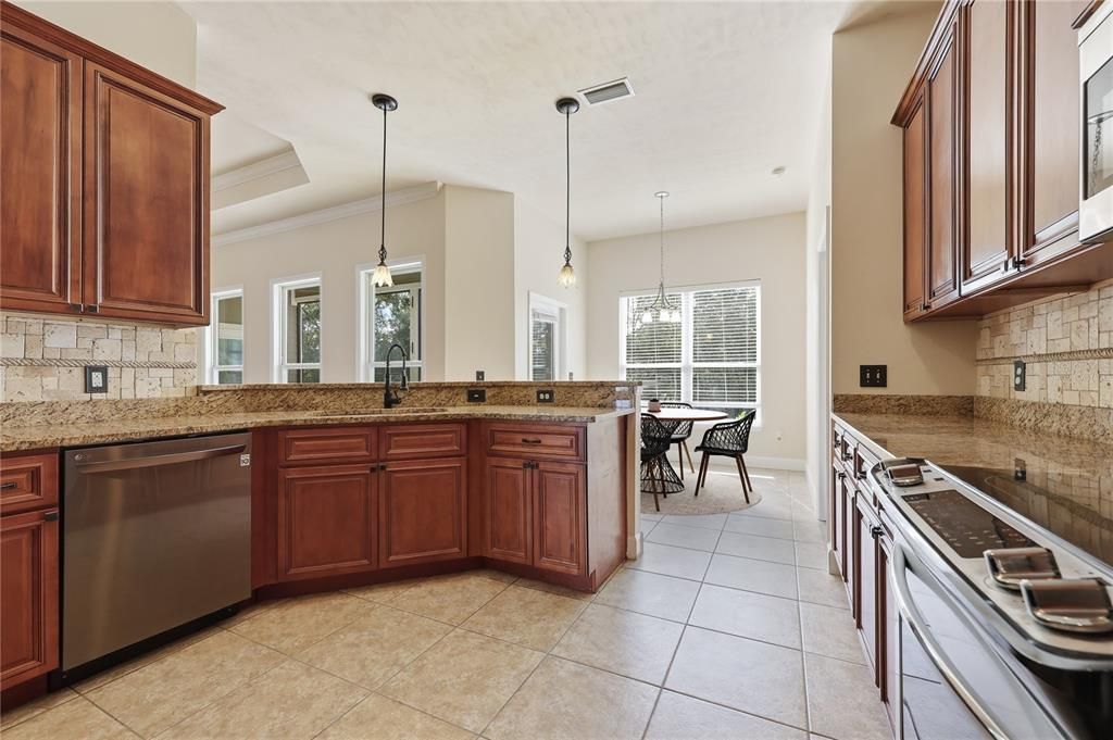 For Sale: $435,000 (4 beds, 3 baths, 2135 Square Feet)