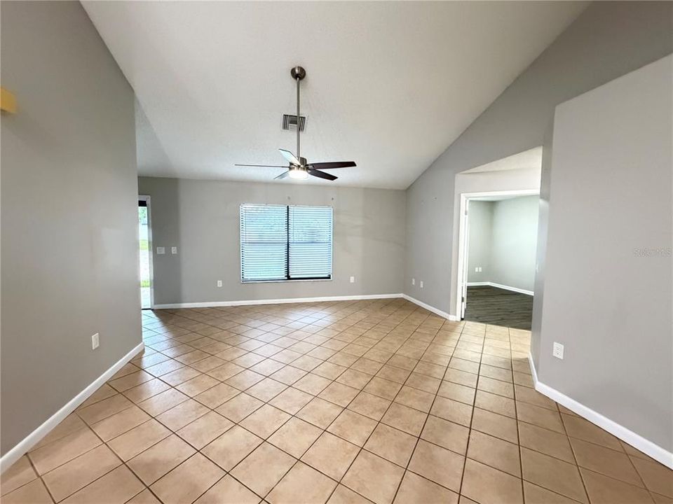 For Sale: $271,900 (3 beds, 2 baths, 1228 Square Feet)