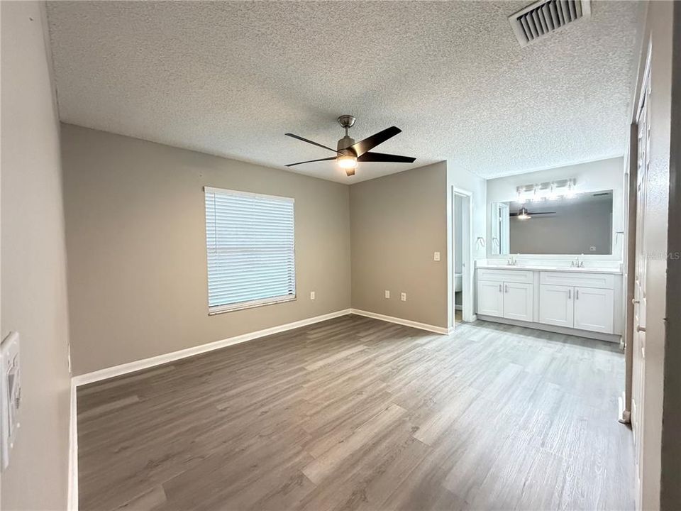 For Sale: $271,900 (3 beds, 2 baths, 1228 Square Feet)