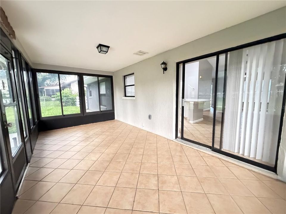 For Sale: $271,900 (3 beds, 2 baths, 1228 Square Feet)