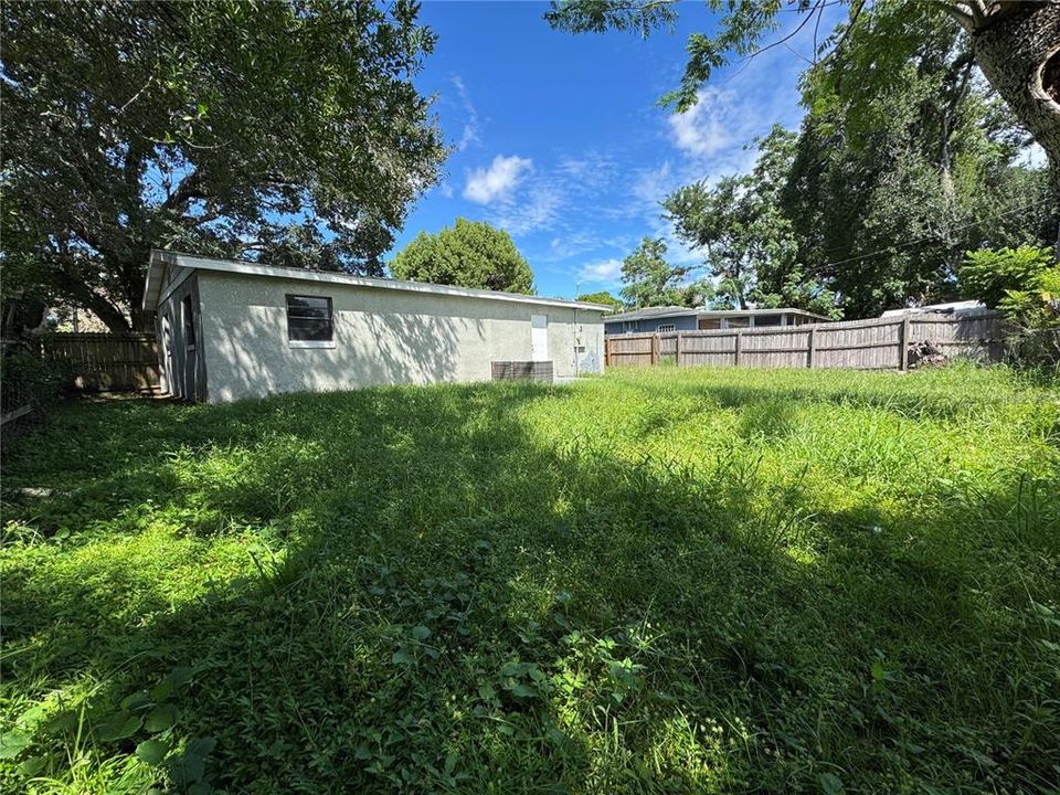 For Sale: $275,000 (3 beds, 2 baths, 1014 Square Feet)