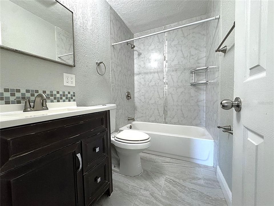For Sale: $275,000 (3 beds, 2 baths, 1014 Square Feet)