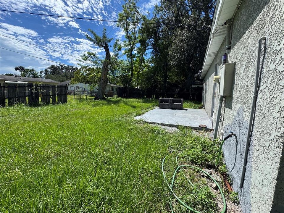 For Sale: $275,000 (3 beds, 2 baths, 1014 Square Feet)