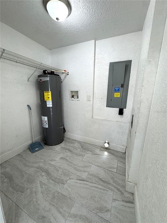 For Sale: $275,000 (3 beds, 2 baths, 1014 Square Feet)