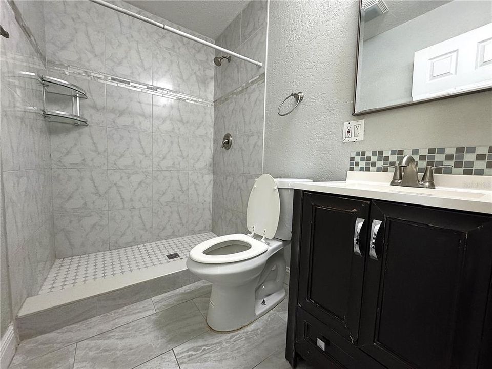For Sale: $275,000 (3 beds, 2 baths, 1014 Square Feet)