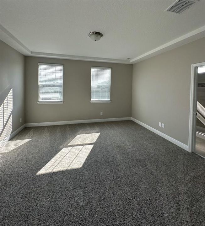 For Rent: $3,100 (4 beds, 2 baths, 2114 Square Feet)