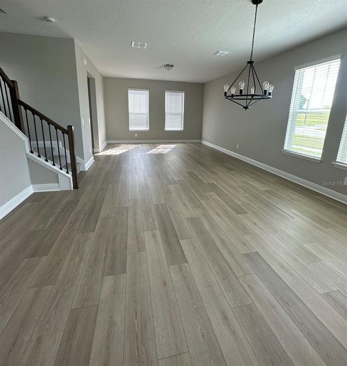 For Rent: $3,100 (4 beds, 2 baths, 2114 Square Feet)