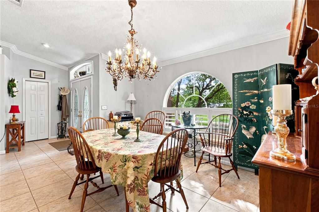 For Sale: $391,000 (3 beds, 2 baths, 1813 Square Feet)
