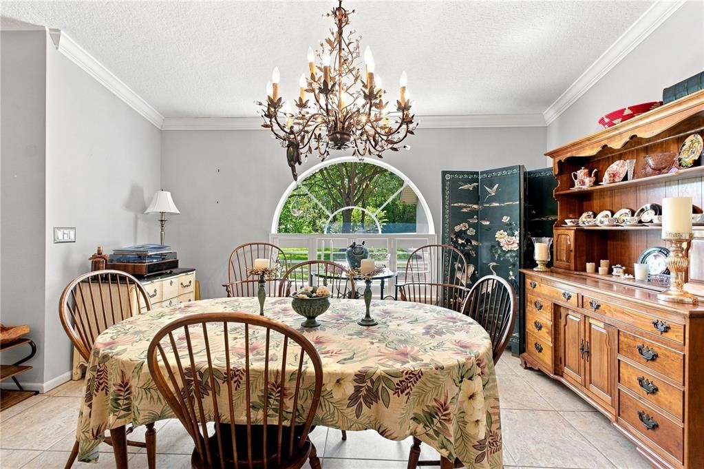 For Sale: $391,000 (3 beds, 2 baths, 1813 Square Feet)