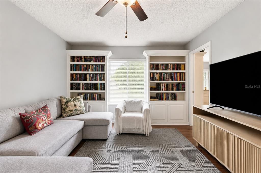 For Sale: $391,000 (3 beds, 2 baths, 1813 Square Feet)