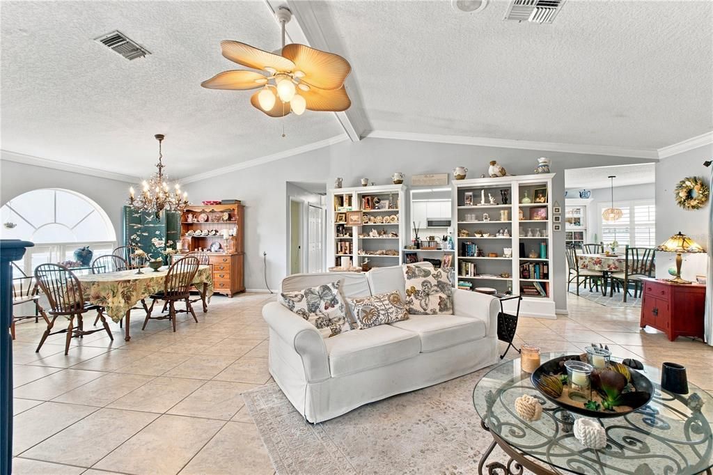 For Sale: $391,000 (3 beds, 2 baths, 1813 Square Feet)