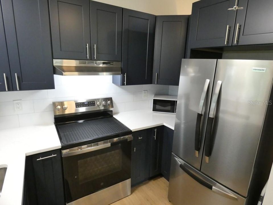 For Sale: $425,000 (3 beds, 2 baths, 1356 Square Feet)