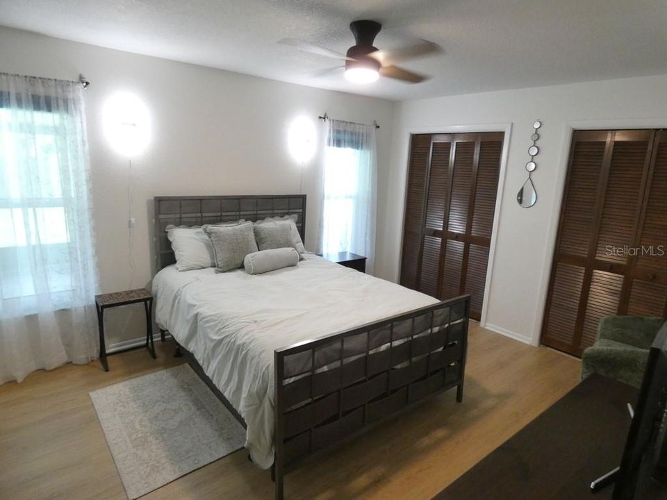 For Sale: $425,000 (3 beds, 2 baths, 1356 Square Feet)