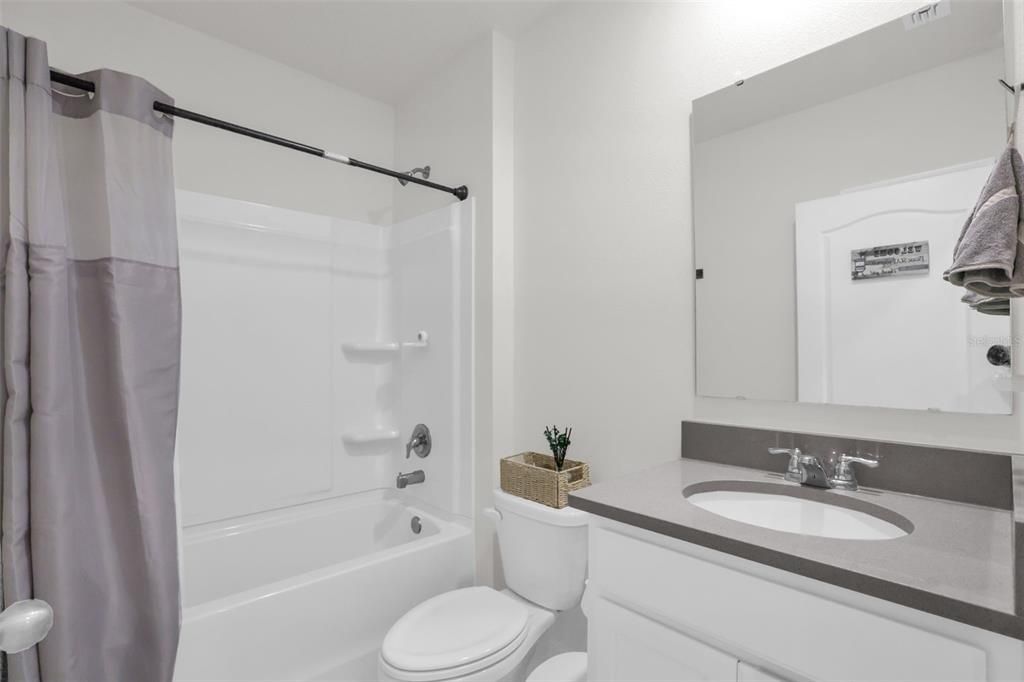 For Sale: $389,900 (3 beds, 2 baths, 1651 Square Feet)
