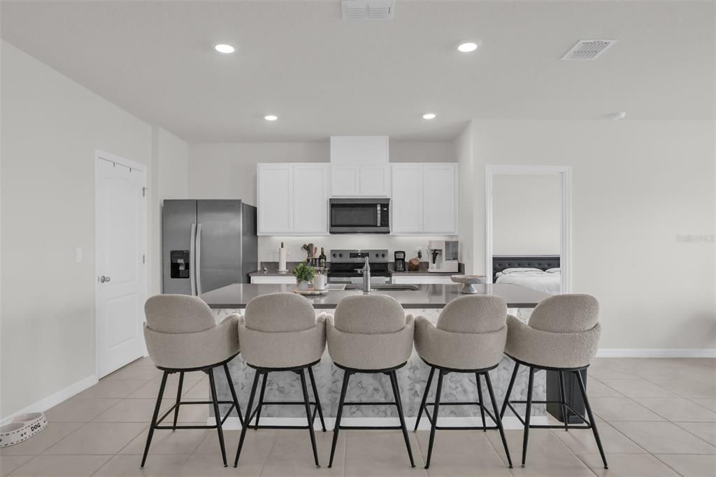For Sale: $389,900 (3 beds, 2 baths, 1651 Square Feet)