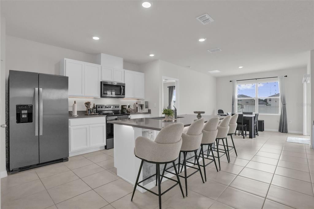For Sale: $389,900 (3 beds, 2 baths, 1651 Square Feet)