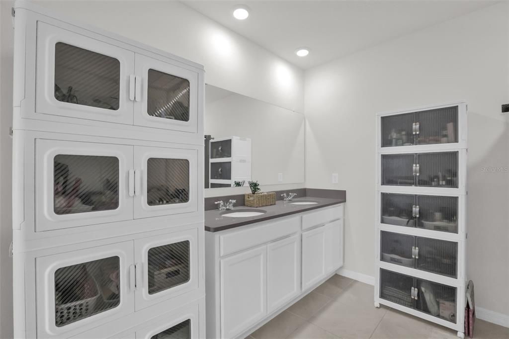 For Sale: $389,900 (3 beds, 2 baths, 1651 Square Feet)