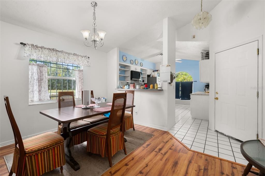En Venta: $289,900 (3 camas, 2 baños, 1184 Pies cuadrados)