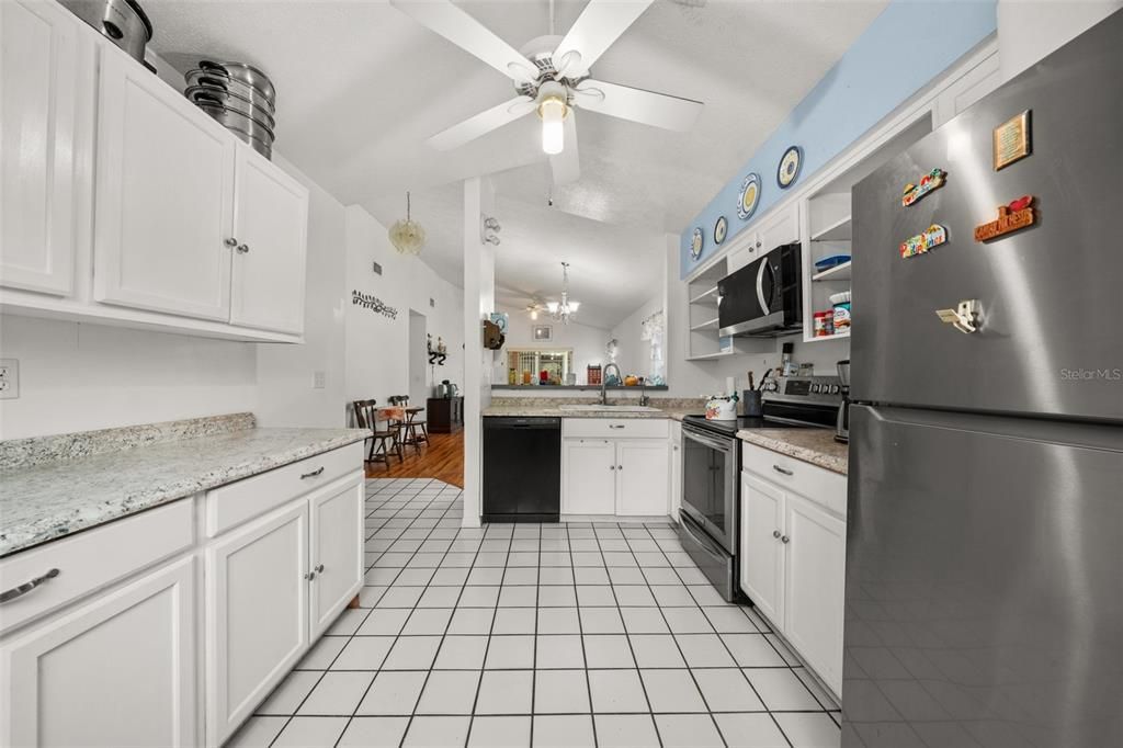 En Venta: $289,900 (3 camas, 2 baños, 1184 Pies cuadrados)