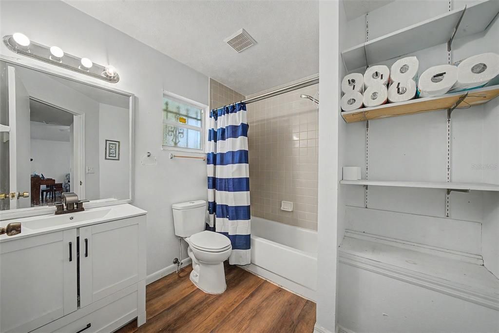 En Venta: $289,900 (3 camas, 2 baños, 1184 Pies cuadrados)