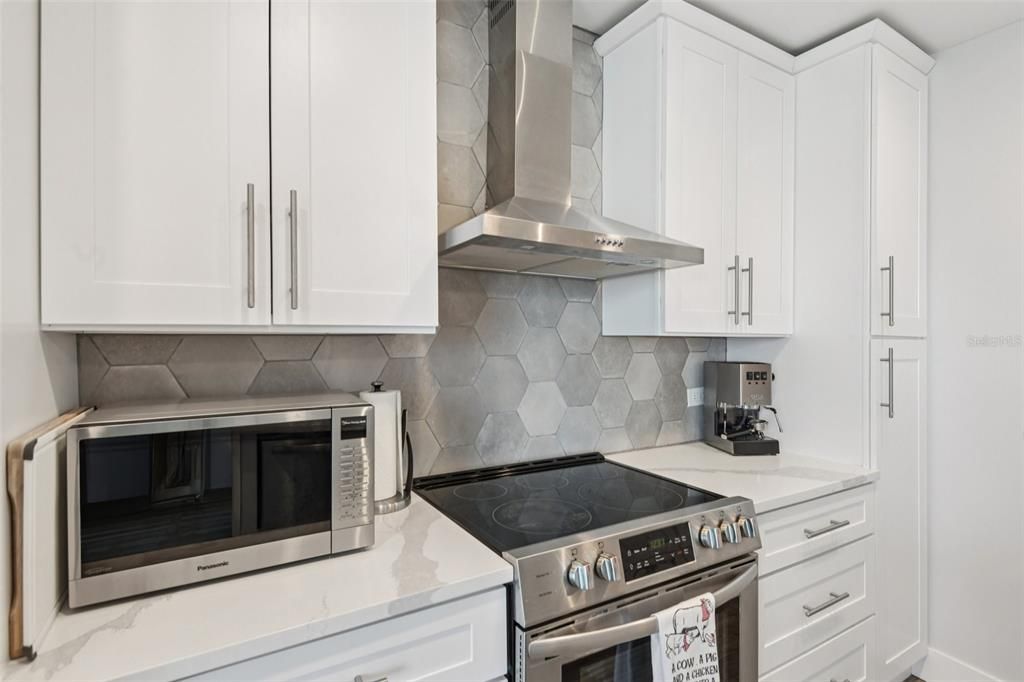 For Rent: $2,600 (1 beds, 1 baths, 838 Square Feet)
